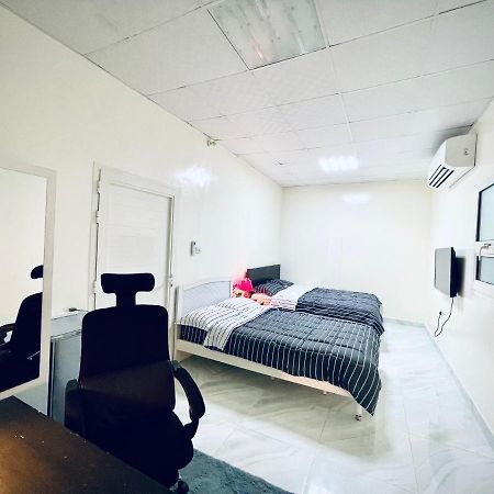 Private 2Bedroom Villa With T&B And Kitchenette Near Abu Dhabi International Airport ภายนอก รูปภาพ