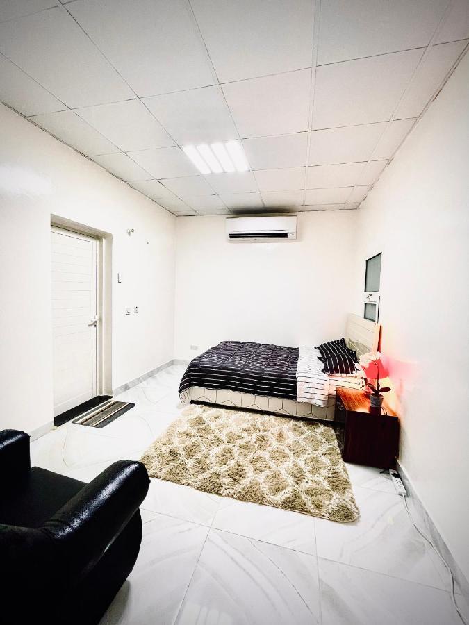 Private 2Bedroom Villa With T&B And Kitchenette Near Abu Dhabi International Airport ภายนอก รูปภาพ